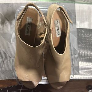 Steve Madden booties 9.5. Snap close. All nude leather.